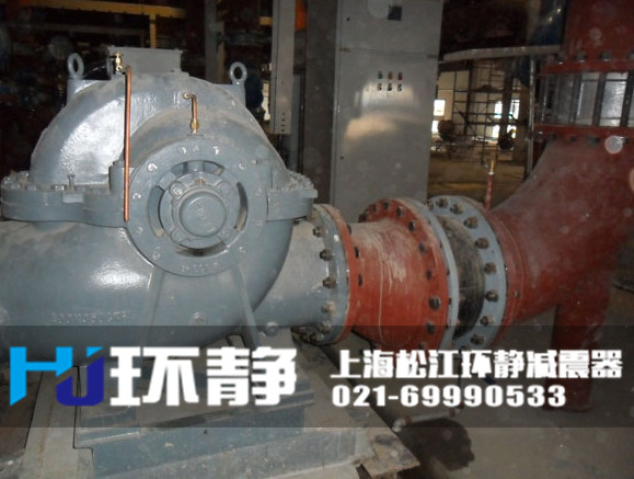 香港港島深水灣高壓管道<a href=http://www.lakehousenc.com target=_blank class=infotextkey>橡膠接頭</a>運行實圖